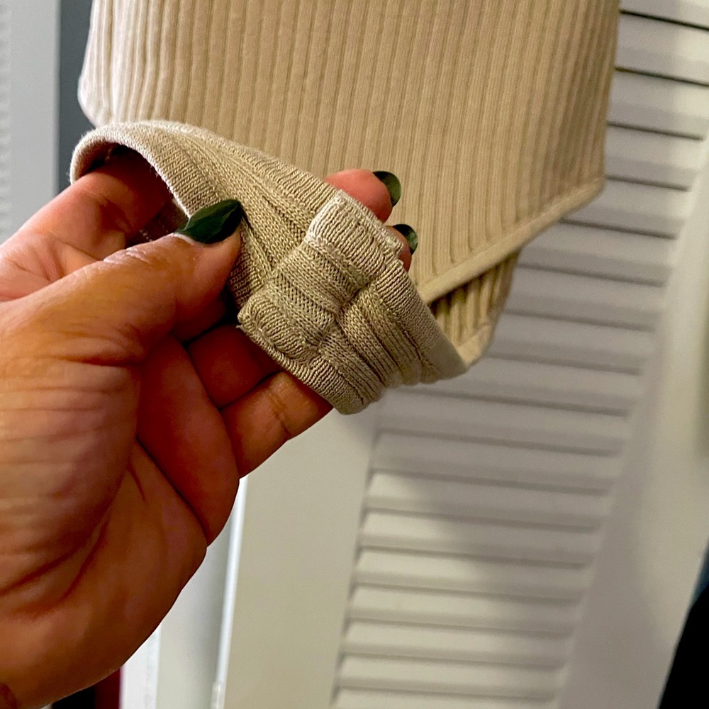 Turtle Neck - Picture 4 of 5